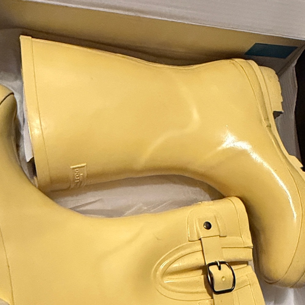 London Fog Yellow Women's Rain Boots